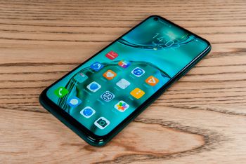 Обзор смартфона Huawei P40 Lite