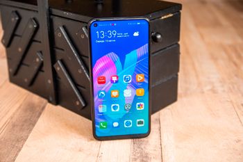 Обзор смартфона Huawei P40 Lite E