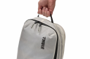 Дорожная сумка Thule Clean/Dirty Packing Cube TCCD201 White - фото 4 - интернет-магазин электроники и бытовой техники TTT