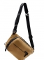 Сумка Peak Design Everyday Sling 6L v2 Coyote (BEDS-6-CY-3) - фото 4 - интернет-магазин электроники и бытовой техники TTT