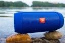 Портативная акустика JBL Charge 3 Blue (JBLCHARGE3BLUEEU) - фото 4 - интернет-магазин электроники и бытовой техники TTT