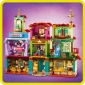 Конструктор LEGO Disney Encanto Очаровательный дом Мадригал 1560 деталей (43245) - фото 6 - интернет-магазин электроники и бытовой техники TTT